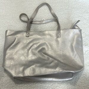 NWT Silver Bath and Body Works Tote